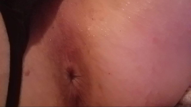 Sissy Nikki Sex Slave: Mietje speelt met haar speelgoed