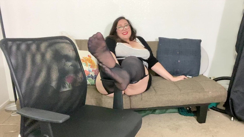 cutejayne: 胖美女为了得到工作而无情挑逗