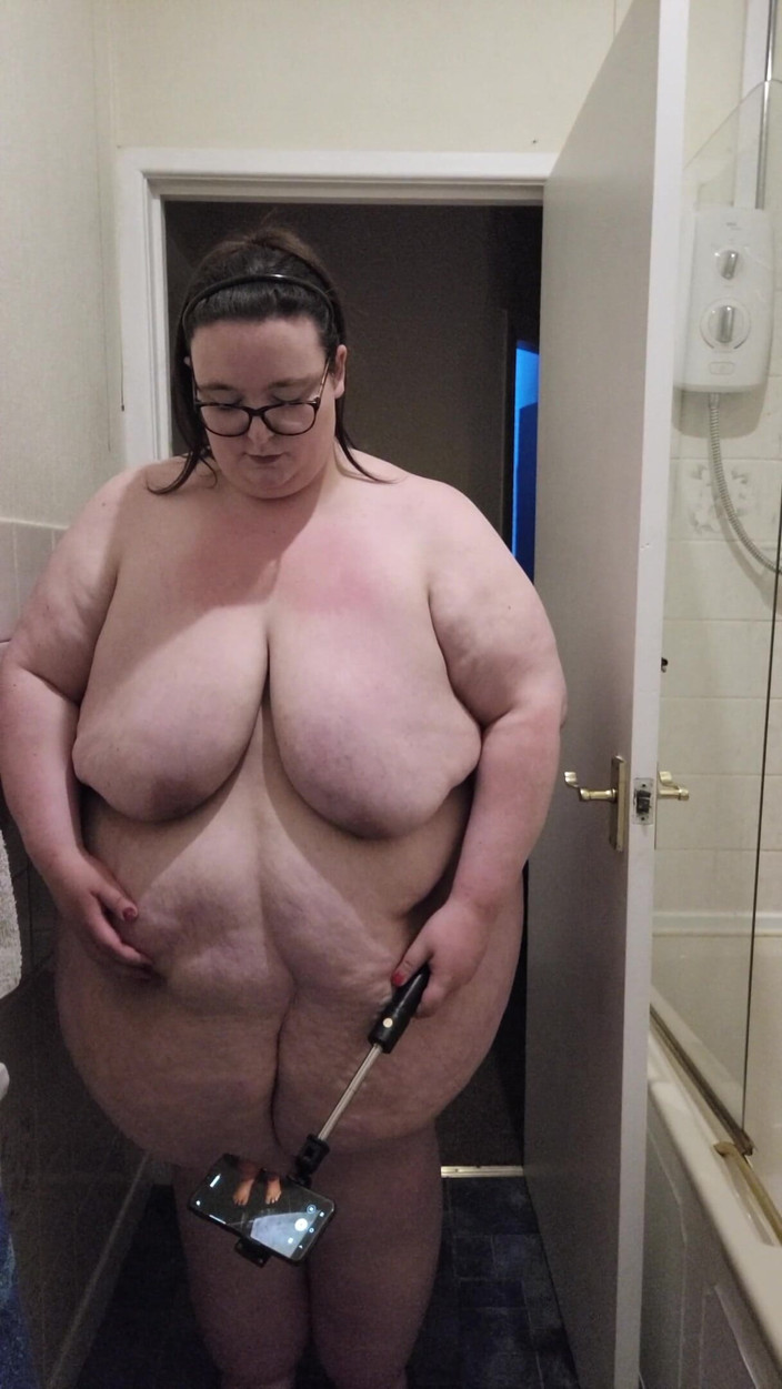 SSBBWLadyBrads: अगस्त के अंत में नग्न वजन