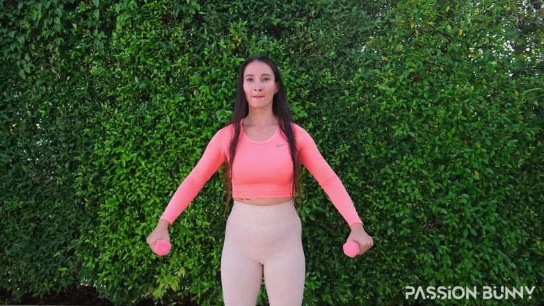 PassionBunny: Allenamento con Passionbunny - Giorno 4 - spalle
