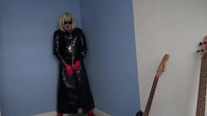 Leather Kirsten: Frech in Pvc und Leder