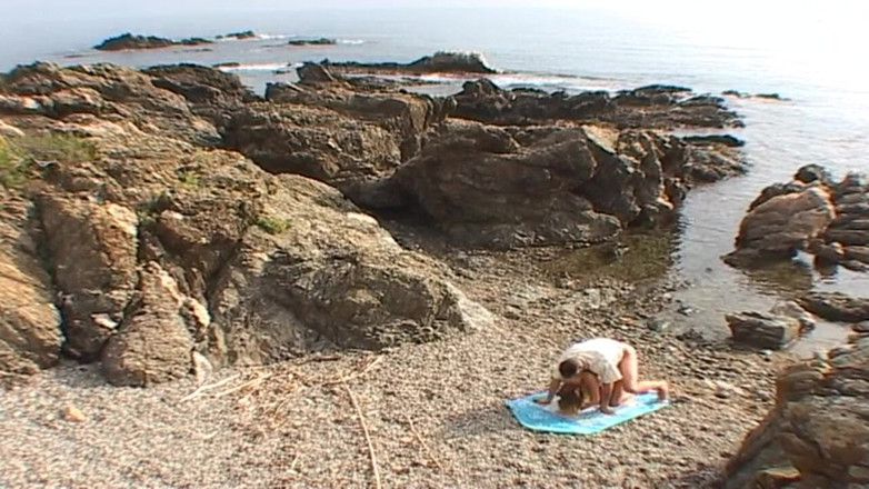 La France a Poil: Naughty Couple Doing Anal Sex on the Beach