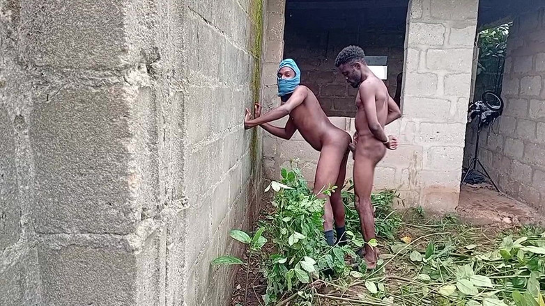 Sexydaddy: Hai herdsmen nhìn thấy có bên trong một bụi cây