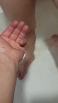 Transa no banheiro com sexo oral