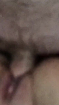 Amateur-cuckold-ehemann ließ seinen freund ficken und ehefrau auf der party creampie machen