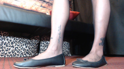 Abby Anna: ShoePlay crossed legs ballet flats