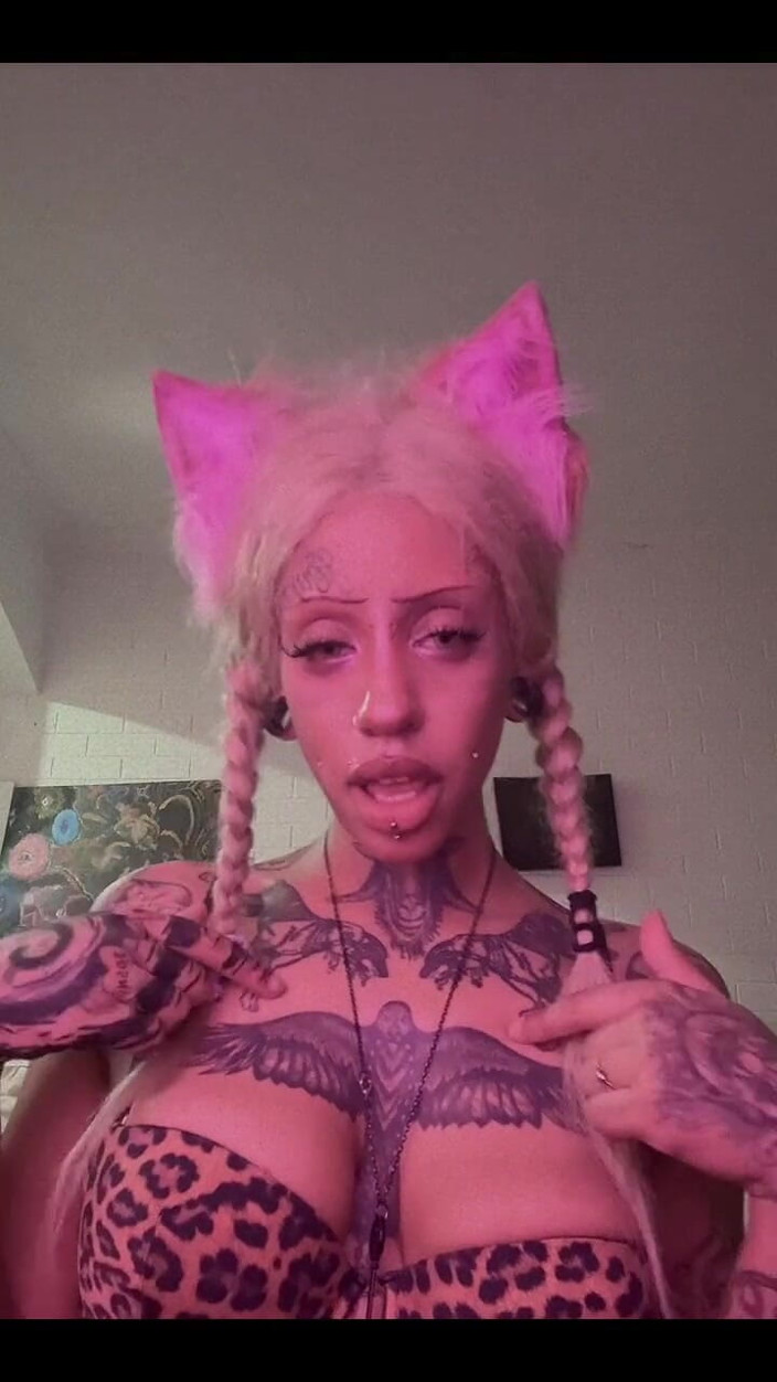 Laikalewduwu: Who Wants More Kitty Girl?