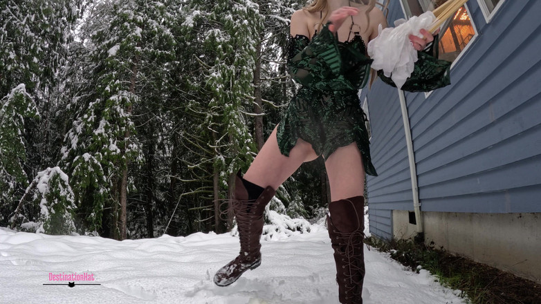 Destination Kat: Писяє в снігу