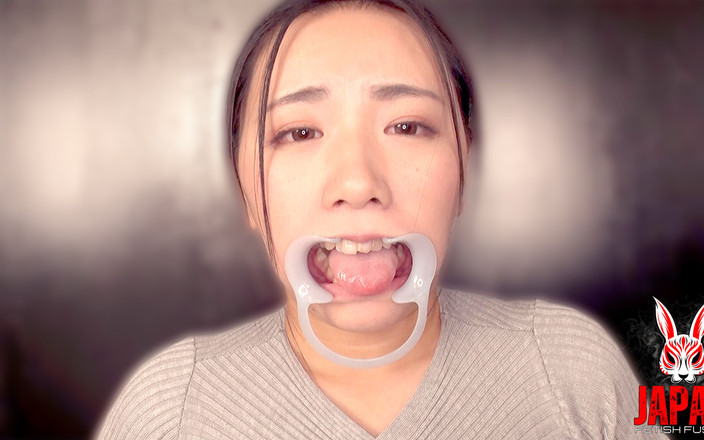 Japan Fetish Fusion: Honoka Sakamoto Uvězněná: Svorky jazyka, roztažený obličej a Žádná cesta ven