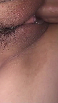 Grandi tette naturali milf cougar giapponesi seducono il ragazzo per scopare in auto sul sedile posteriore senza censure