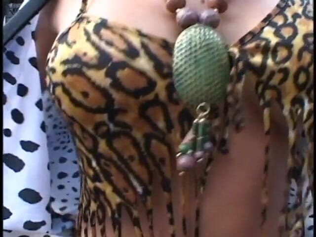 Porncentro: Nos bastidores com a gata deslumbrante e estrelas pornô milf