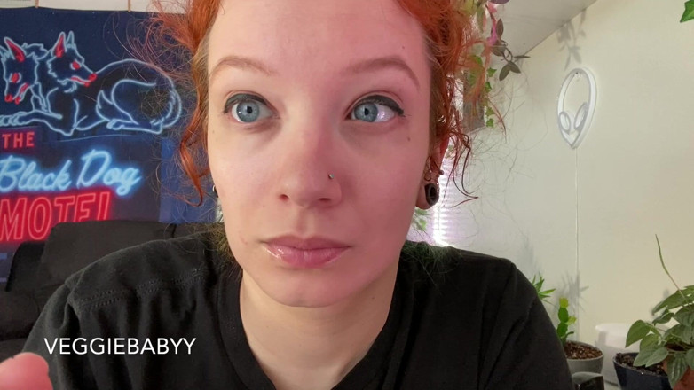 Veggiebabyy: Unavená dívka Zívá při chystání