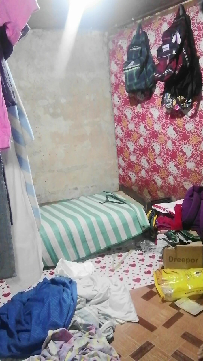 Reynaldo6: Ang Bilis nilabasan Ng sperma si reyna kasi na feel...