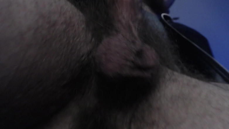 Hunky time: Cewek dominan dengan jaket kulit idaman semua pria!