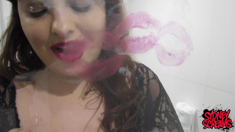 Sydney screams fetish: Glänzende rote lippen auf glas - wmv