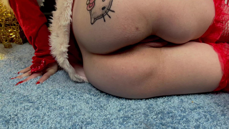 Eva Deva: Awek Santa berkongkek dalam pantat dengan dildo