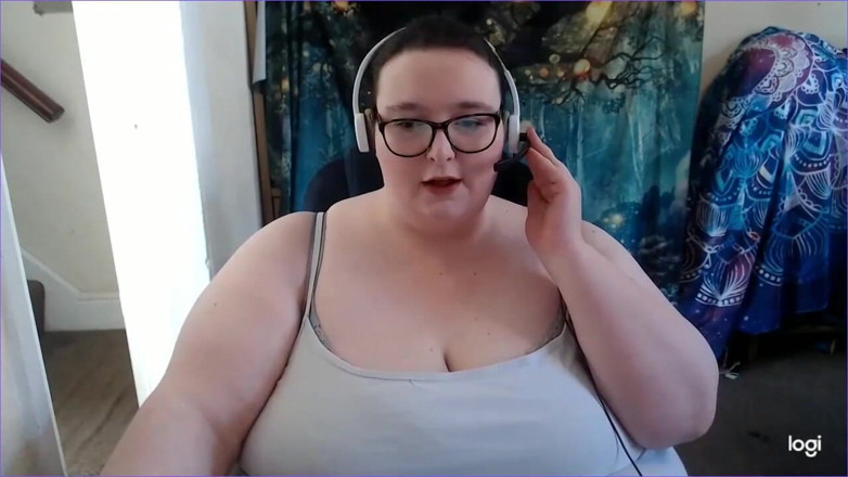 SSBBWLadyBrads: Mai multe gogoase pe placul șefului