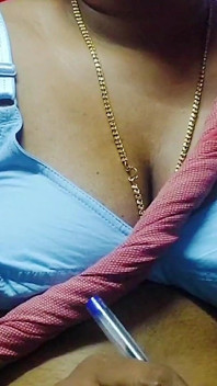 Grandi tette desi bhabhi Mohini si è divertita con il figliastro