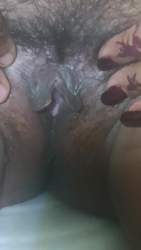 Desi Neha Bhabhi Pissing Close up Shot