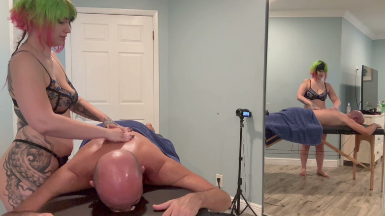 Island Boy Vids: Tits &amp; Oil Massage with Lilith Convallis