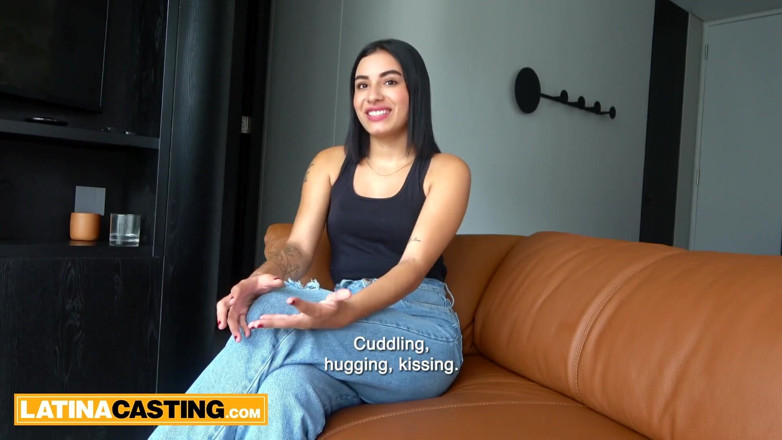Latina Casting: Nezaměstnaná latina kočka našla svou vysněnou práci
