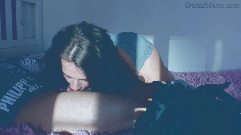 Cristall Gloss: 喉で男のコックをファック