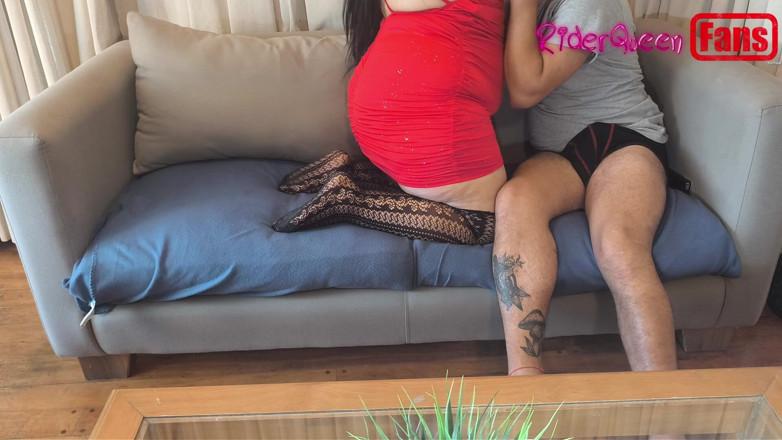 Riderqueen: Video mesum ibu tiri super semok ini dientot habis-habisan sama...