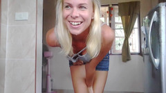 MissAnja_FH: Ho pisciato in pantaloncini di jeans blu