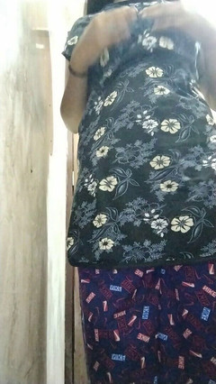 Riyathakur: Ho fatto un video della mia sorellastra Rhea Thakur nuda...
