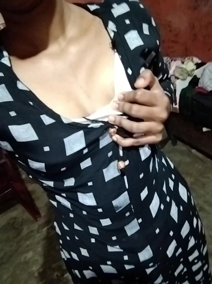 thick_mallu: Ragazza corposa di Mallu twerka in Sari - Desi Bhabhi scuote...