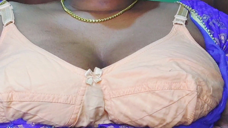 Desi Mohini: Romans indyjski