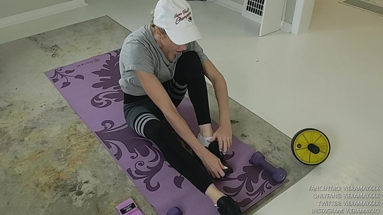 VieraMayXXX: 私人教练帮助你锻炼身体