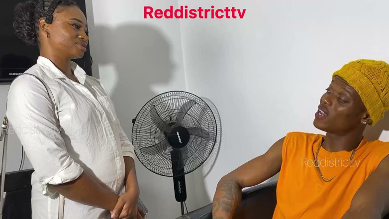 Red district Tv: È venuta per il colloquio di lavoro in cui la...