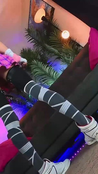 Branlette excitée avec sa tapette avec une scène incroyable
