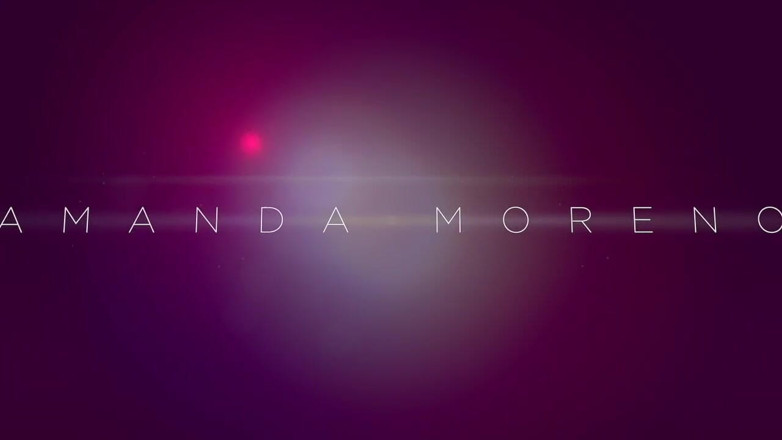 Amanda Moreno: Pissing outside !