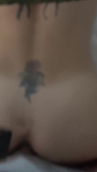 Il baise le cul d’une MILF misty en POV