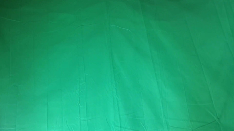 HeIsSooThin: Hai să scoatem această fustă minunată!