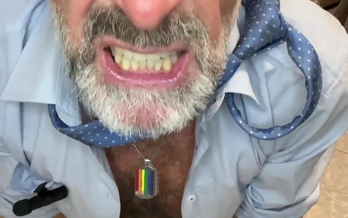 Daddybearvlc: Bet You Wish It Was Your Ass!!!!