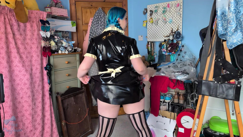 Alice_Mayflower_Scottish: Von einem Latexmädchen geheckt - solo-mädchen