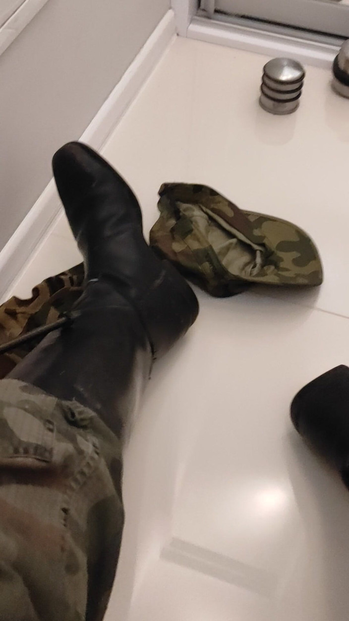 Gayfucker25: Soldado se masturba en Military Officers 2