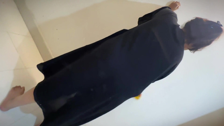 Aria Mia: 내 방을 청소하는 아랍 거유 핫한 새엄마