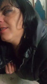 Milfycalla are parte de o mulțime de spermă pe New Puffy Downjacket! 167