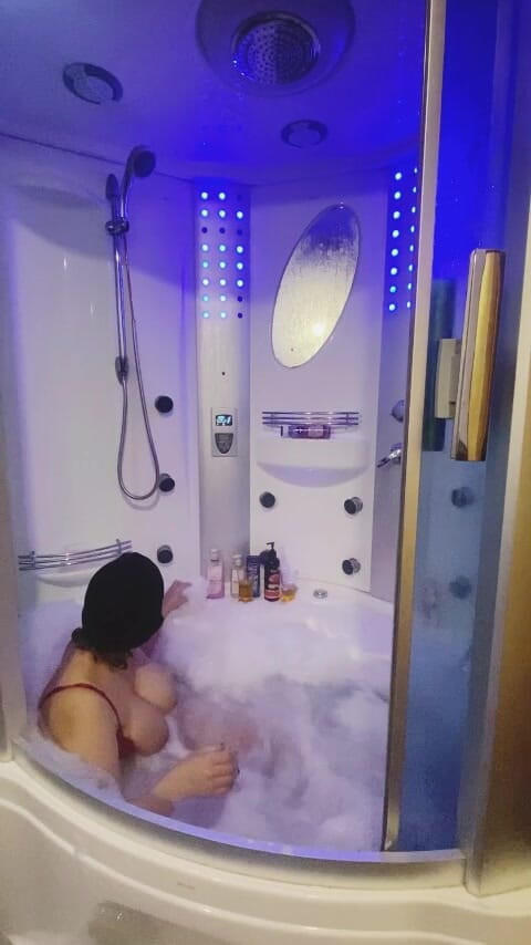 Six my and wife: 샤워하는 아랍 재미