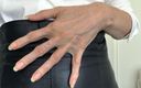 Lady Victoria Valente: Schöne Hände, natürliche echte fingernägel nahaufnahme