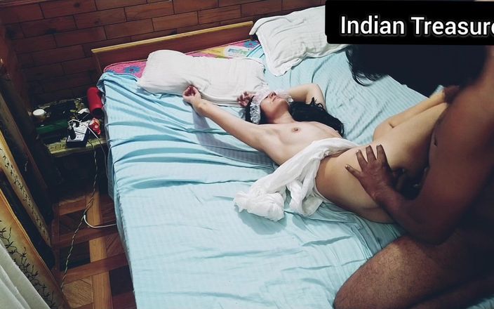 Bolly Karma: Tipul are norocul să-i umple pizda strâmtă