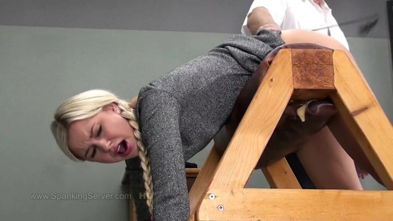 Spanking Server: Lola arsch, heiße peitsche