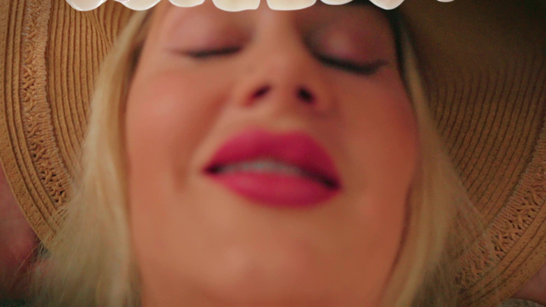 JessieHH: जिंदा खाया और मेरे अपने सौतेले बेटे द्वारा पूरा निगल लिया 4k