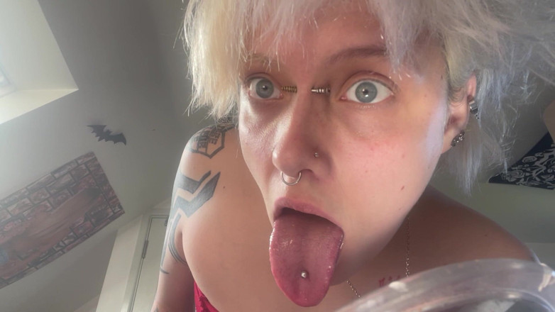Glitterqueen1999: Tour de la bouche, uvula, amygdales, dents, contrôle de la...