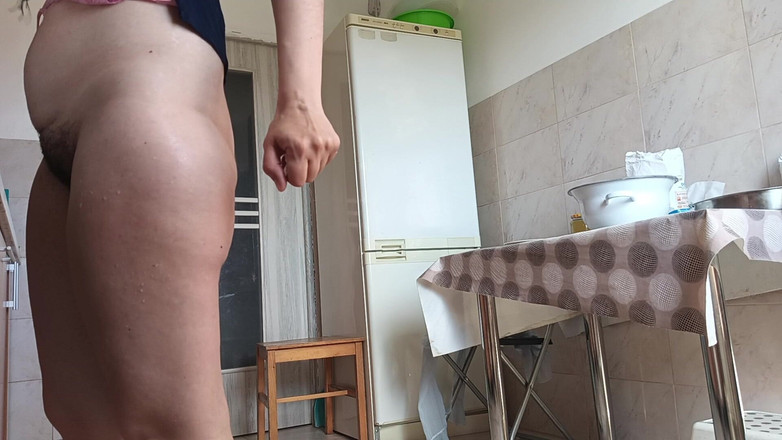 Mirsur: Cặp đôi nghiệp dư vui vẻ trong nhà bếp