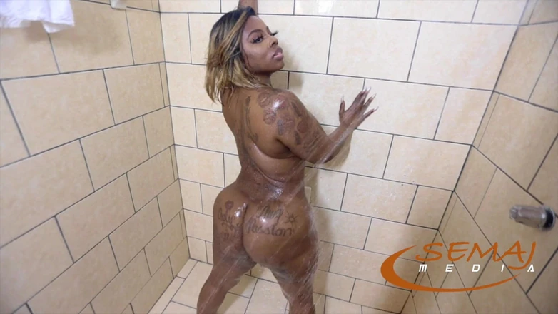 Semaj Media: Semaj media - ¡celebridad twerking en la ducha!